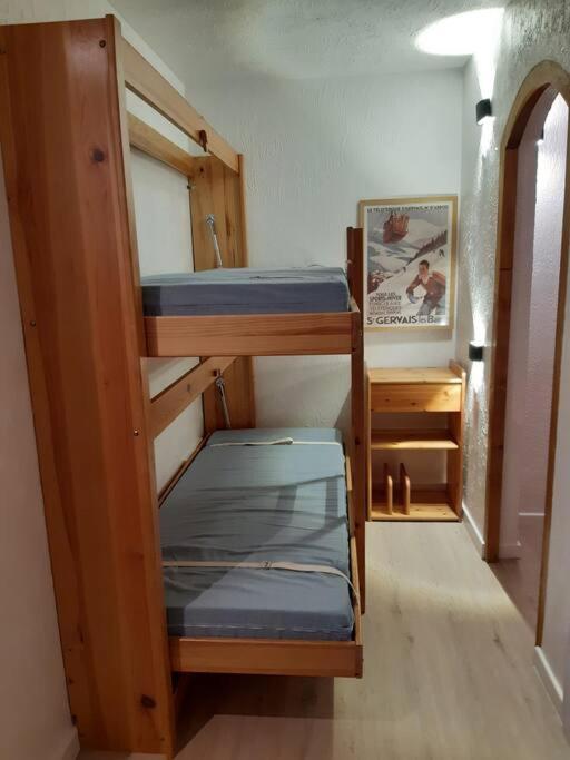 סן-ג'רבה-לה-באן Appartement Meuble Avec Vue Sur Les Montagnes Et Piscine L'Ete מראה חיצוני תמונה