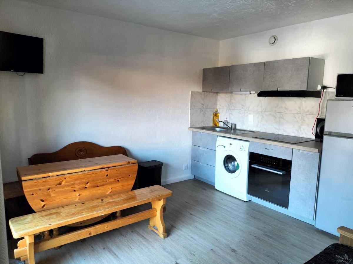 סן-ג'רבה-לה-באן Appartement Meuble Avec Vue Sur Les Montagnes Et Piscine L'Ete מראה חיצוני תמונה