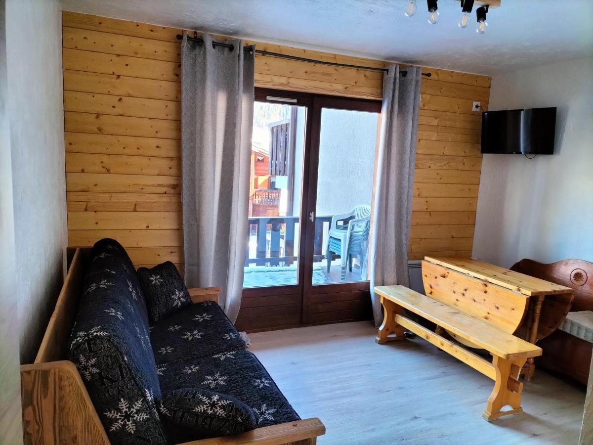סן-ג'רבה-לה-באן Appartement Meuble Avec Vue Sur Les Montagnes Et Piscine L'Ete מראה חיצוני תמונה