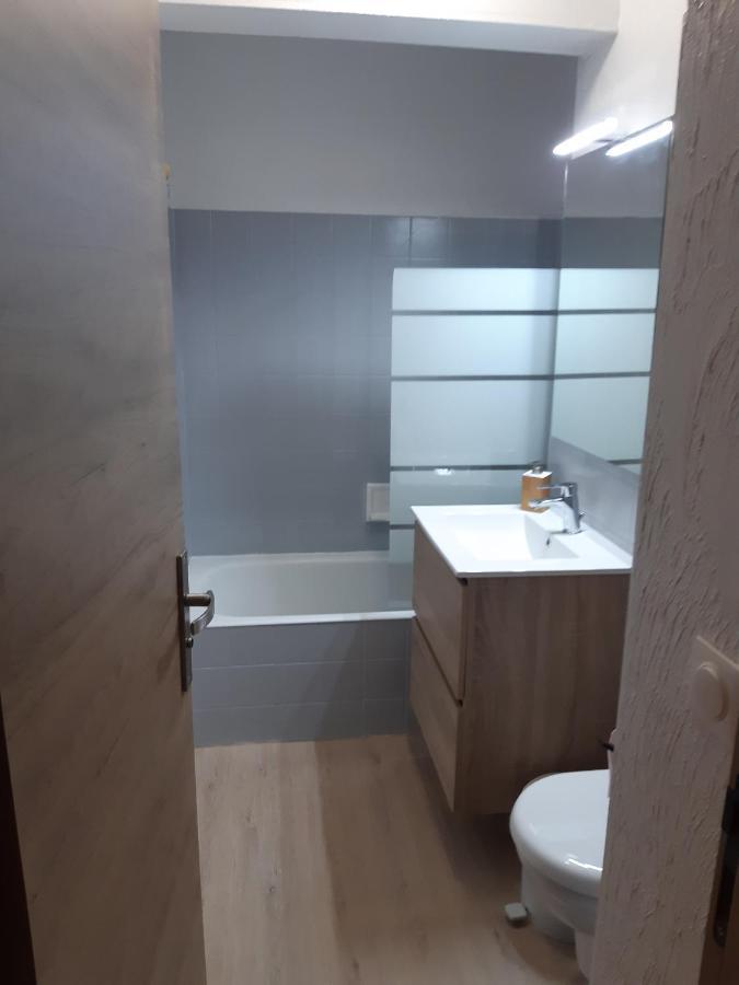 סן-ג'רבה-לה-באן Appartement Meuble Avec Vue Sur Les Montagnes Et Piscine L'Ete מראה חיצוני תמונה
